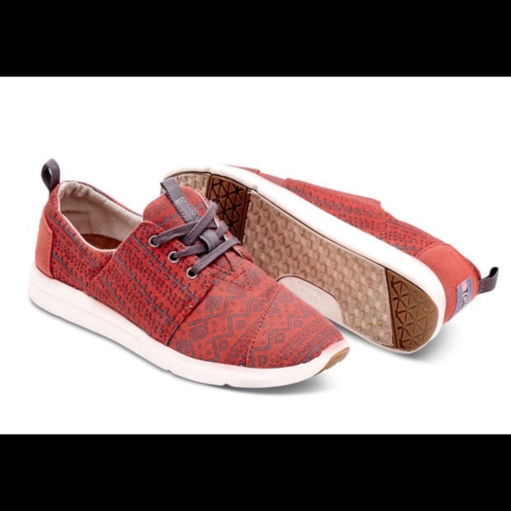 Tom’s sneaker